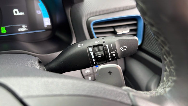 Hyundai IONIQ 1.6 GDi Plug-in Hybrid Premium SE 5dr DCT Hatchback